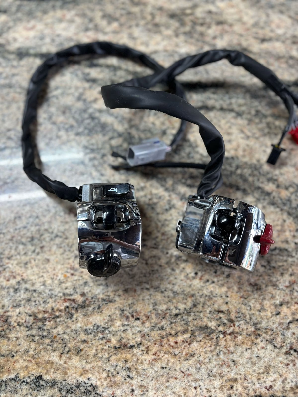 CLASSIC 650 - METAL SWITCHES CHROME - PAIR OF 2 image 0
