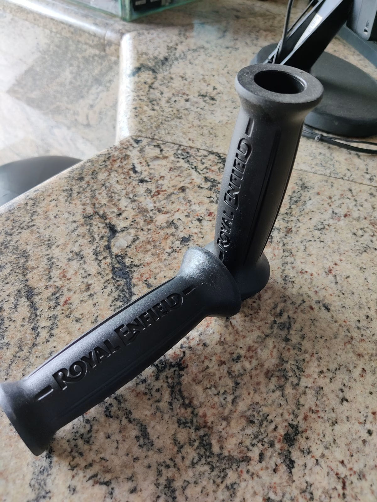 GRIP SET - ORIGINAL - INTERCEPTOR & GT 650 2023 MODEL ONWARDS image 0