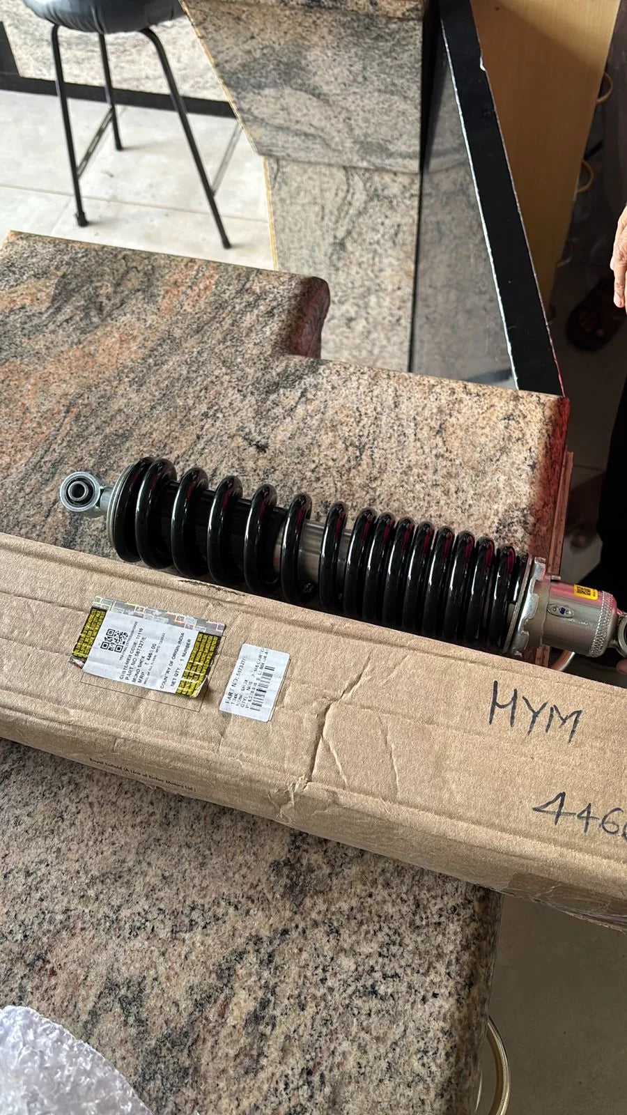 HIMALAYAN 411 - REAR SHOCKER ORIGINAL image 0