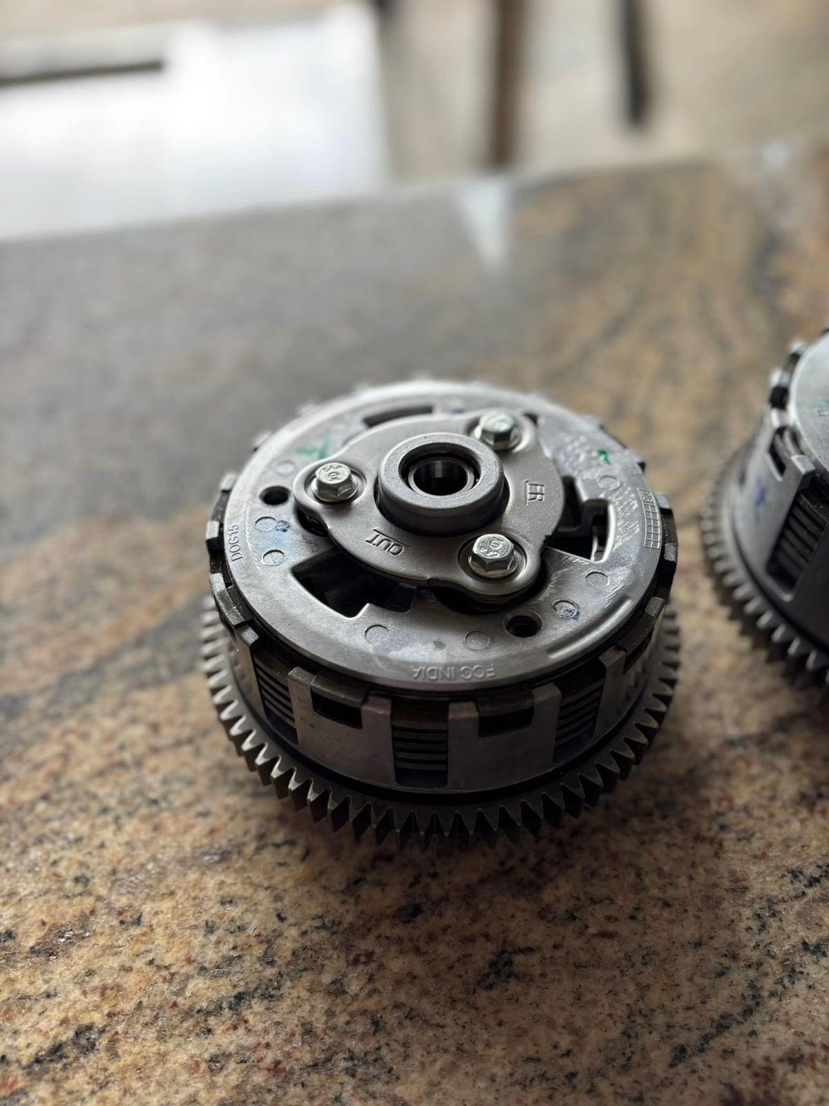 ORIGINAL SLIPPER CLUTCH - J SERIES ENGINE - HUNTER/ REBORN/ METEOR 350 image 0