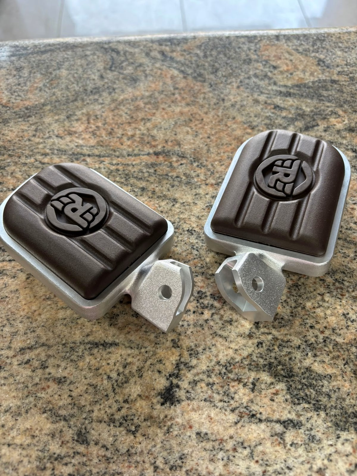 ORIGINAL DELUXE FOOTPEG BROWN - BLACK/CHROME image 0