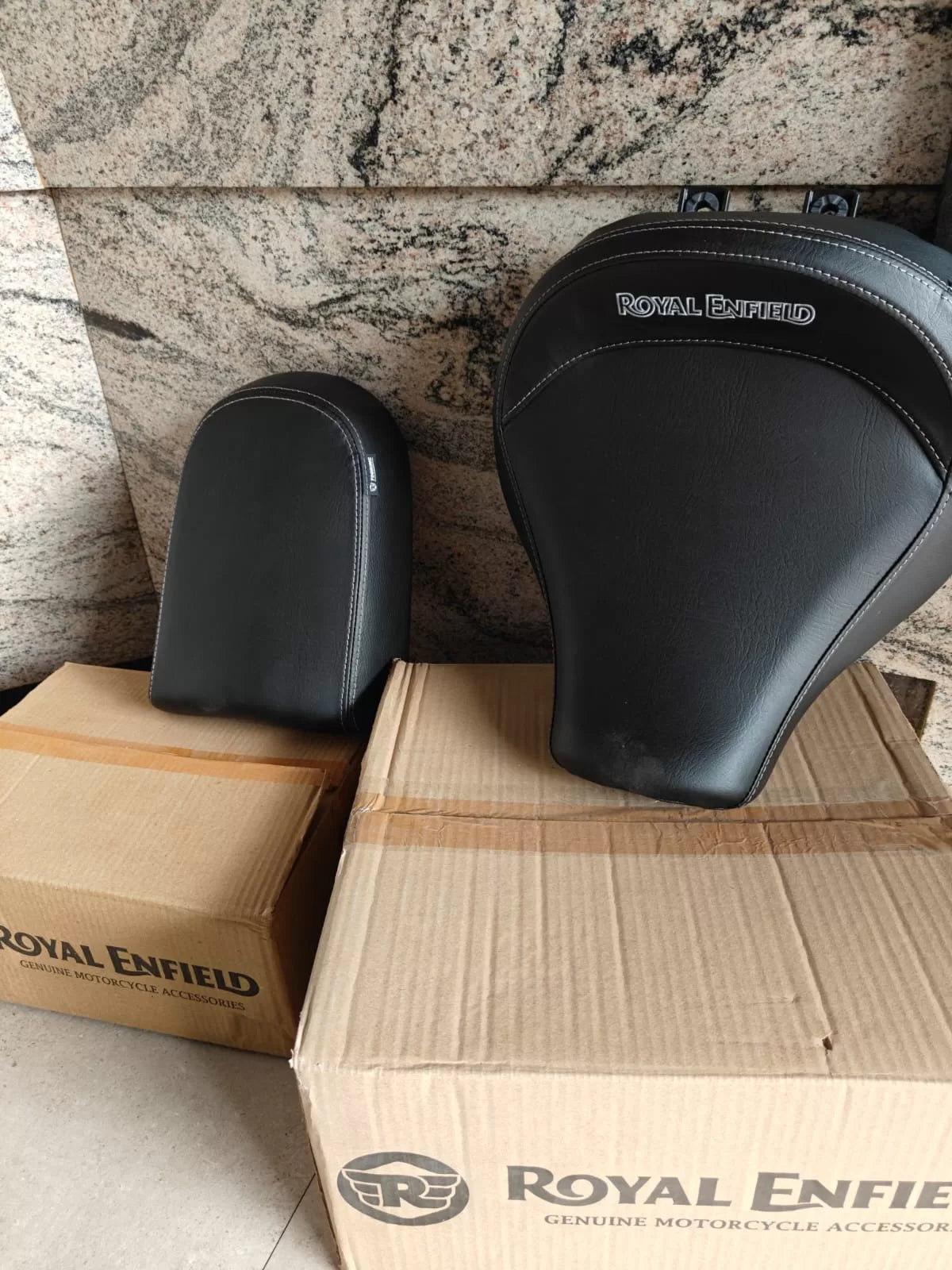 ORIGINAL TOURING SEAT - METEOR 350 BLACK - PAIR OF 2 image 0