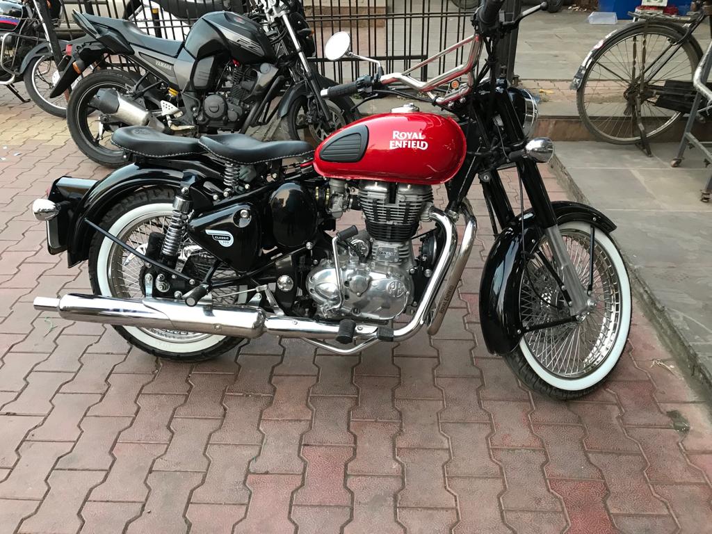 Buy Classic Seat – Vintage Kabir Singh Style – Black image 0