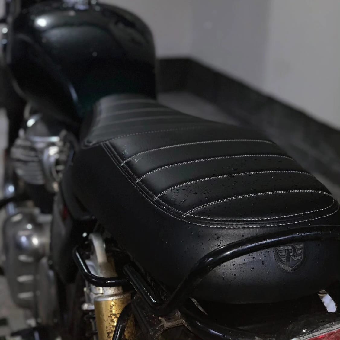 Deluxe Touring Seat - Interceptor 650 / GT 650 image 0
