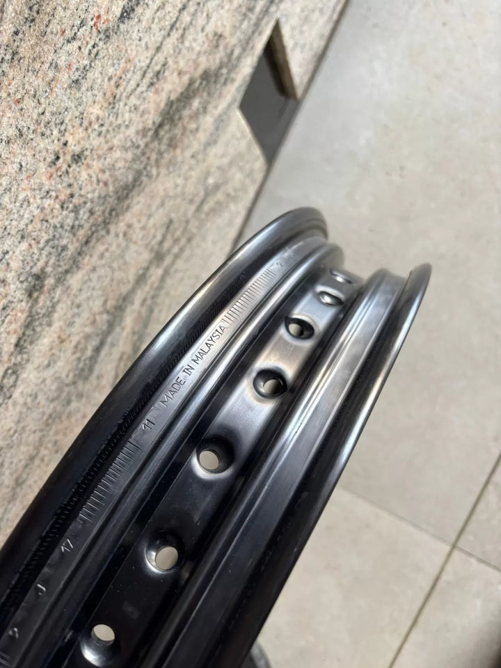 WHEEL RIM - GT 650/INTERCEPTOR 650 - BLACK ORIGINAL image 0
