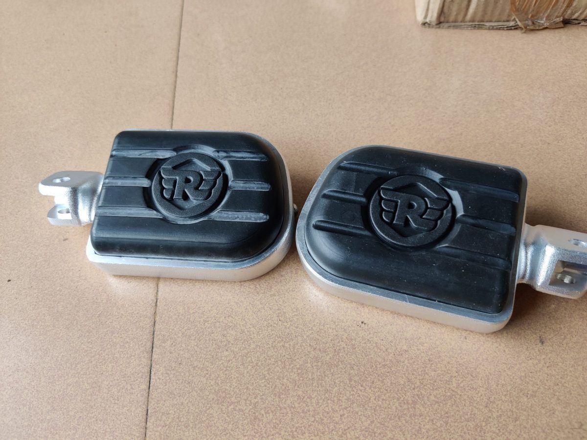 Original Deluxe Footpegs RE for Meteor/Interceptor/Himalayan Silver